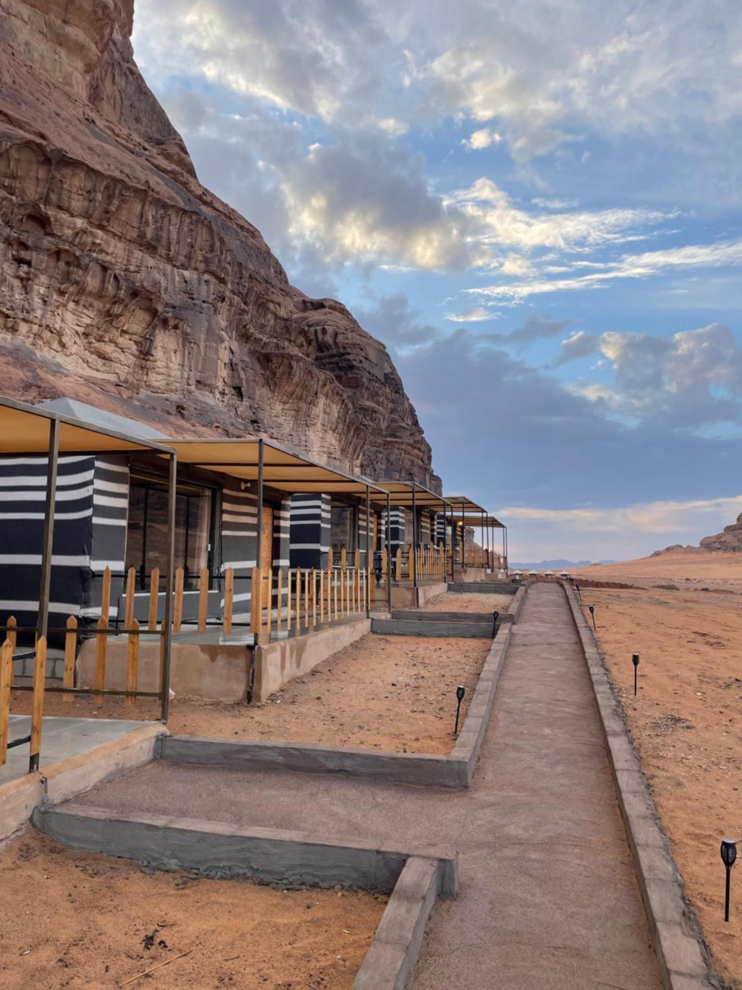 Отель Zawaideh Desert Camp Вади-Рам Экстерьер фото