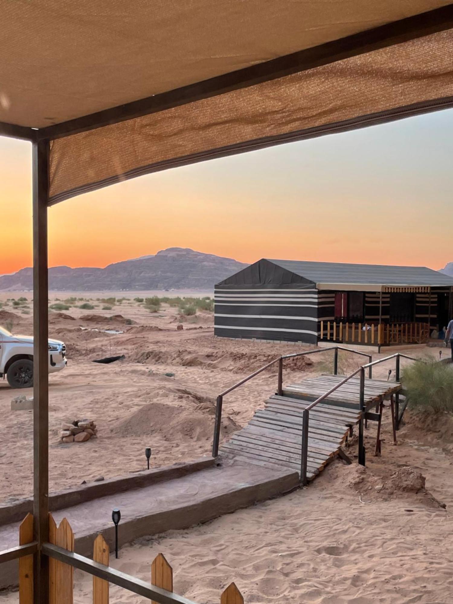 Отель Zawaideh Desert Camp Вади-Рам Экстерьер фото